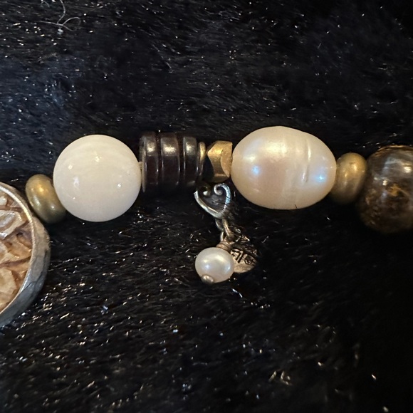 Silpada B1989 Pearl  Bronzite Howlite BrassSterling silver stretch Bracelet - Picture 7 of 9